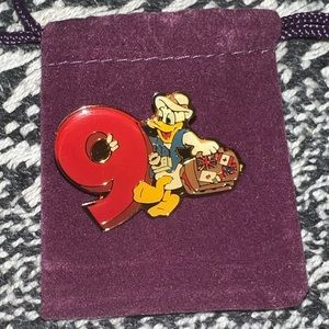 Disney 1999 Year Characters Donald Duck #9 Pin.
